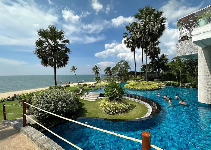 Oceanfront Luxury Condo In Pattaya With Private Beach And Inifinity Pool - Not A Hotel 30 Day Stay Minimum