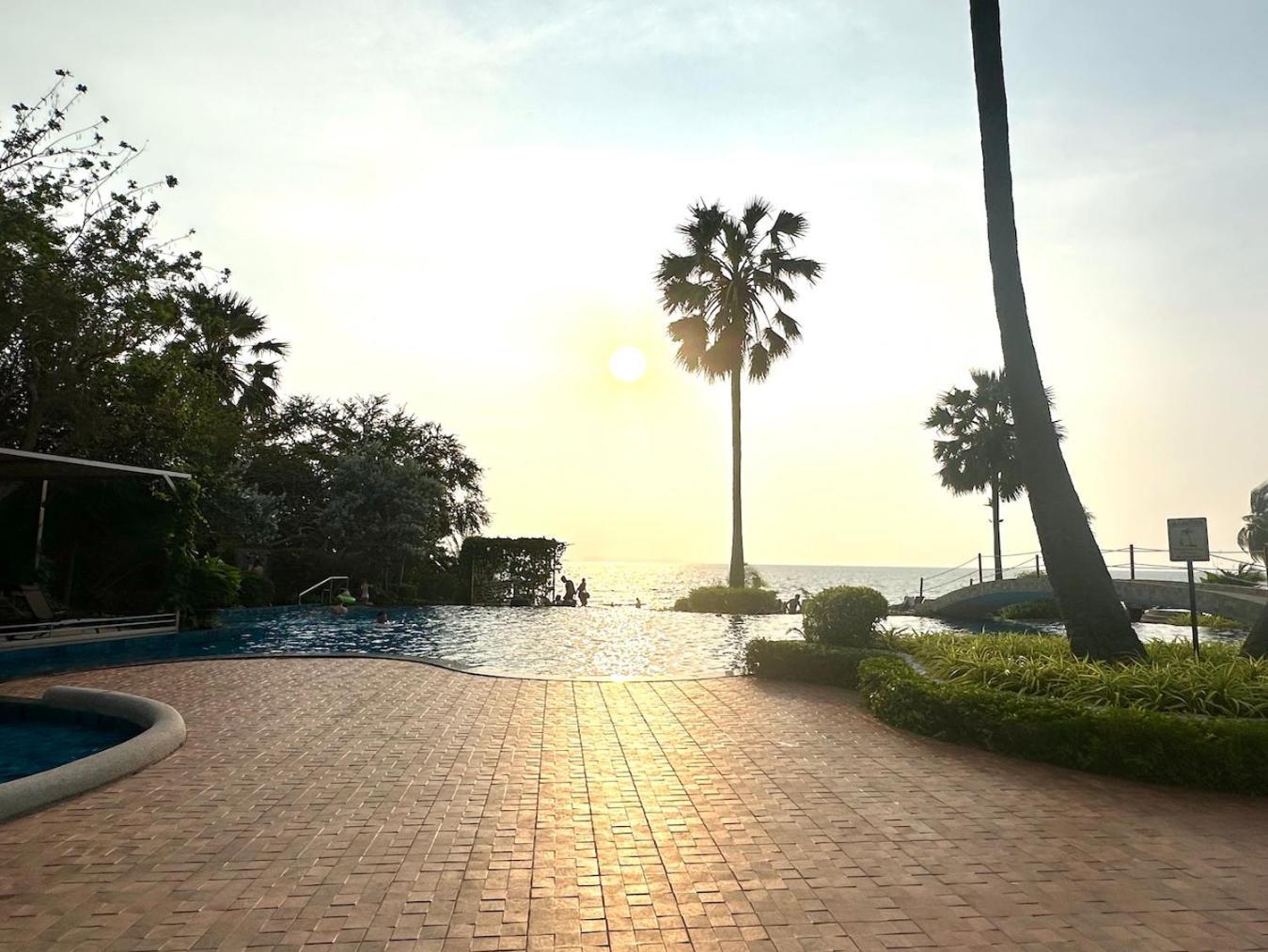 Appartement Oceanfront Luxury In With Private And Inifinity Pool - Not A 30 Day Minimum Pattaya