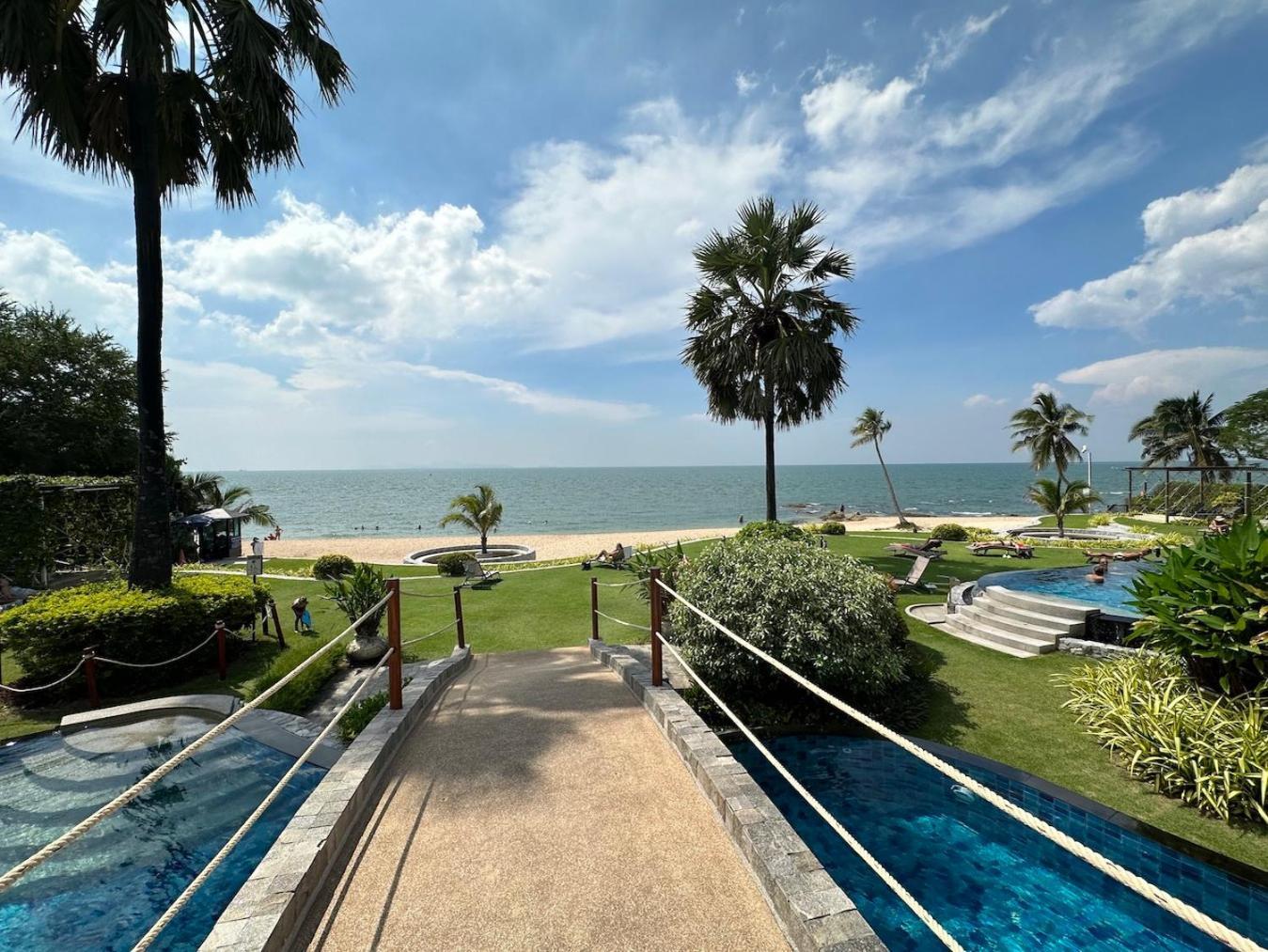 Appartement Oceanfront Luxury In With Private And Inifinity Pool - Not A 30 Day Minimum Pattaya